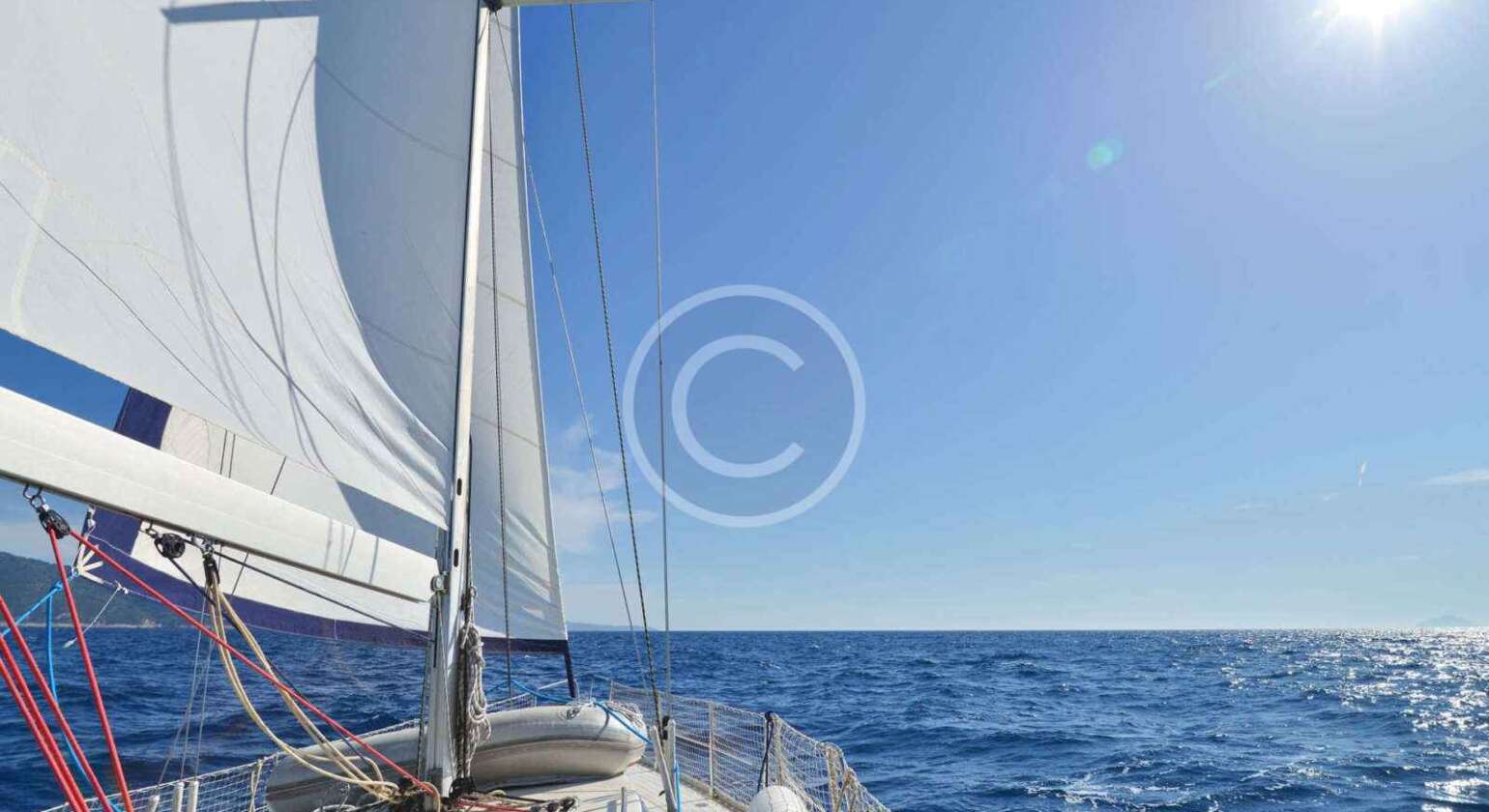 4 Reasons to Charter a Yacht